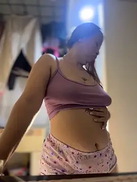 Snapshot of Emiily_lee chatting on March 12, 9:15 am Emiily lee online show from March 12, 9:15 am