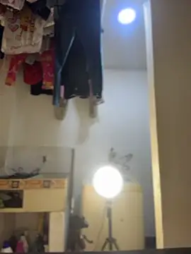 Snapshot of Emiily_lee chatting on March 16, 9:13 am Emiily lee online show from March 16, 9:13 am