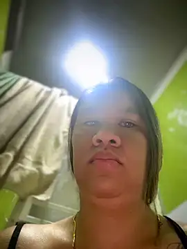 Snapshot of Emiily_lee chatting on April 13, 9:15 am Emiily lee online show from April 13, 9:15 am