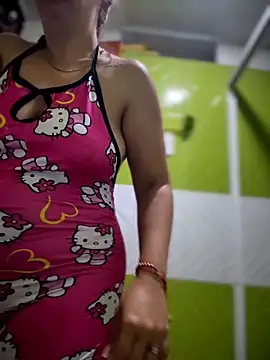 Snapshot of Emiily_lee chatting on April 14, 9:26 am Emiily lee online show from April 14, 9:26 am