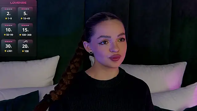 Snapshot of AnaWest chatting on February 20, 9:22 am AnaWest online show from February 20, 9:22 am