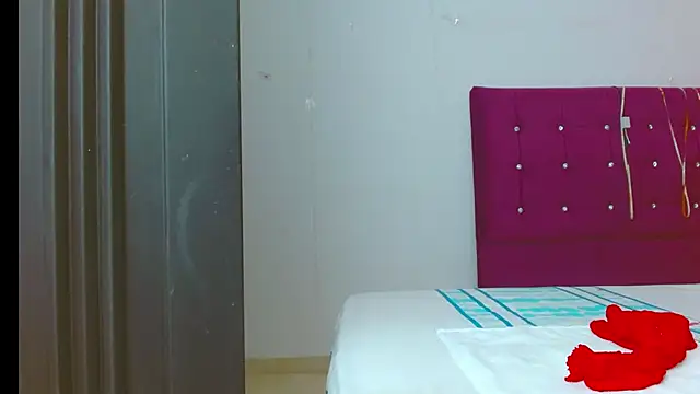 chantalsemenova1 online show from September 13, 8:19 pm