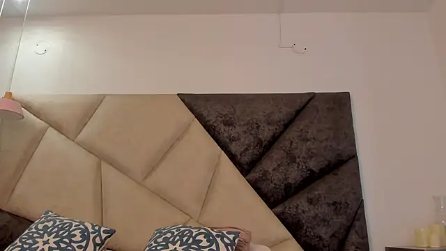 BonnieCute  online show from October 6, 11:57 pm