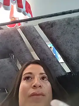 Alona Evans online show from February 4, 9:09 pm