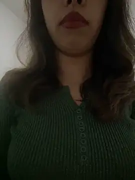 Snapshot of farah-36 chatting on December 20, 1:47 am farah-36 online show from December 20, 1:47 am