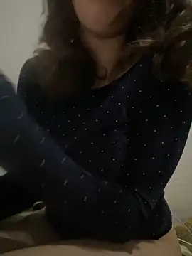 Snapshot of farah-36 chatting on January 11, 2:30 am farah-36 online show from January 11, 2:30 am