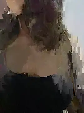 Snapshot of farah-36 chatting on January 11, 5:51 pm farah-36 online show from January 11, 5:51 pm