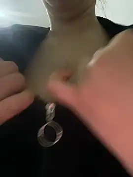 Snapshot of farah-36 chatting on March 16, 1:07 am farah-36 online show from March 16, 1:07 am