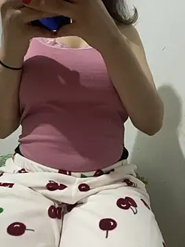 Snapshot of farah-36 chatting on October 18, 9:59 pm farah-36 online show from October 18, 9:59 pm