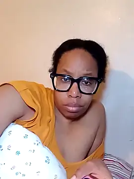 Snapshot of madamsensuale chatting on February 9, 1:44 am madamsensuale online show from February 9, 1:44 am