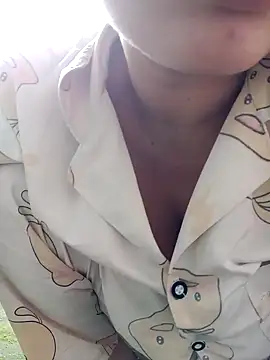 Snapshot of Dina_wet chatting on January 12, 3:17 am Dina wet online show from January 12, 3:17 am