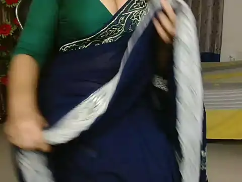 Snapshot of Unlucky-flowers chatting on February 7, 5:27 pm Unlucky-flowers online show from February 7, 5:27 pm