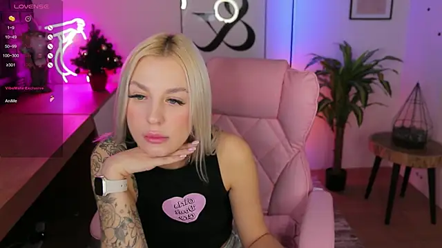 Crystal Barbie online show from December 10, 11:19 pm