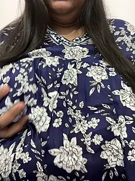 smile pretty online show from September 13, 7:35 pm