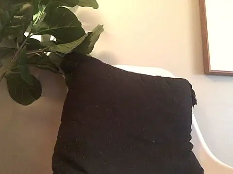 loveofbea online show from December 8, 8:47 pm