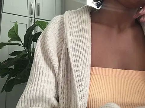 loveofbea online show from December 18, 10:57 pm