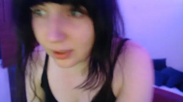 Lynylou online show from December 11, 10:16 pm