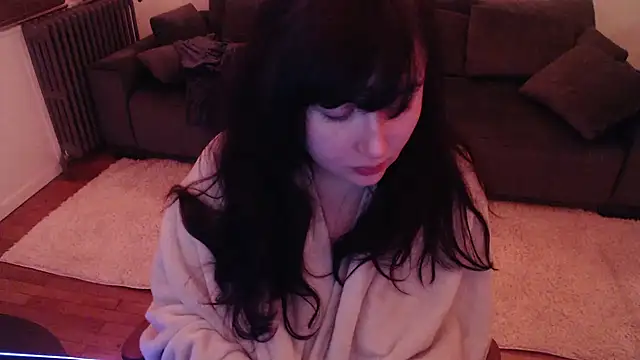 Lynylou online show from January 14, 11:05 pm