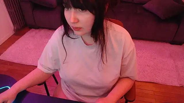 Lynylou online show from January 18, 7:38 am