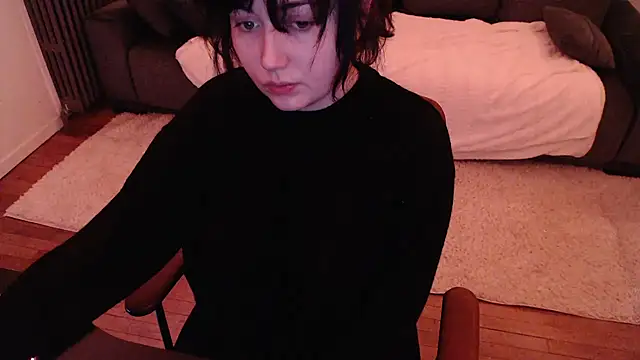 Lynylou online show from February 19, 7:06 am