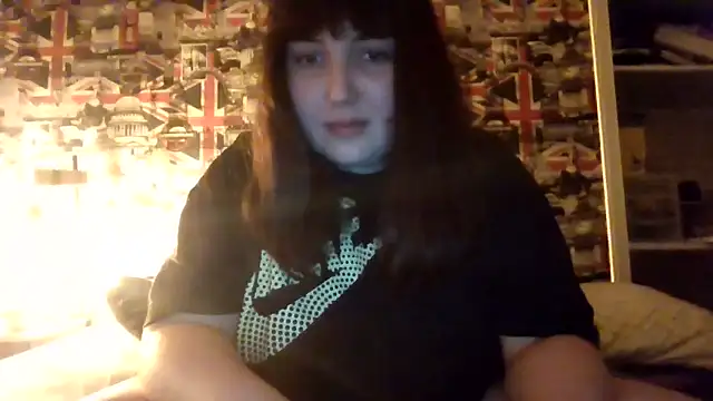 Lynylou online show from September 10, 7:47 pm