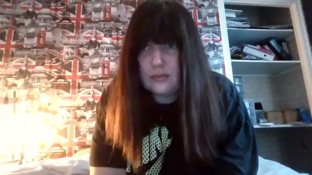 Lynylou online show from September 26, 4:22 pm