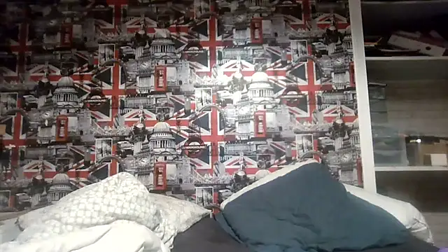 Lynylou online show from October 28, 5:04 pm