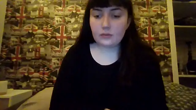 Lynylou online show from December 18, 9:43 pm