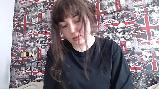 Lynylou online show from March 30, 8:26 am