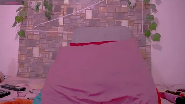 CrazyRousex online show from March 9, 2:10 pm