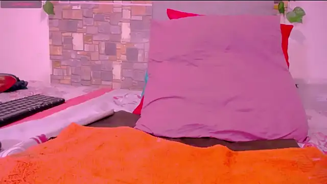 CrazyRousex online show from April 10, 1:49 pm