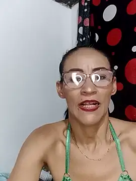 Snapshot of BarbaraMature chatting on December 2, 9:39 pm BarbaraMature online show from December 2, 9:39 pm