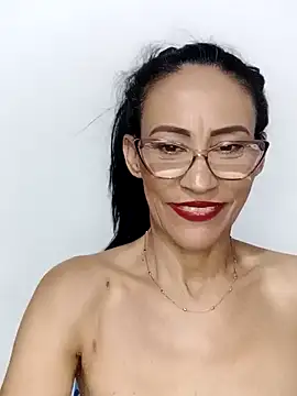 Snapshot of BarbaraMature chatting on December 22, 9:42 pm BarbaraMature online show from December 22, 9:42 pm