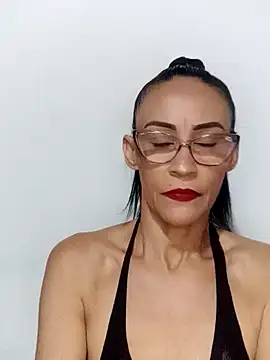 Snapshot of BarbaraMature chatting on December 29, 5:01 pm BarbaraMature online show from December 29, 5:01 pm