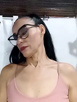 Snapshot of BarbaraMature chatting on October 9, 6:50 pm BarbaraMature online show from October 9, 6:50 pm