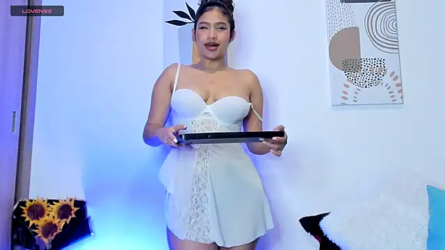 Snapshot of SeleneClark chatting on February 28, 12:32 am SeleneClark online show from February 28, 12:32 am