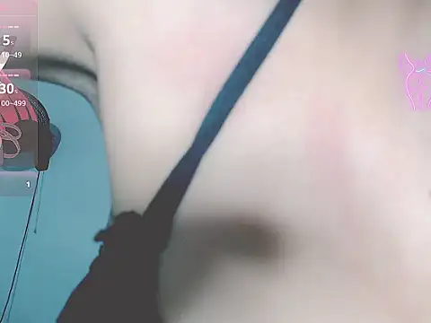 Snapshot of tifany19_ chatting on September 14, 12:32 am tifany19  online show from September 14, 12:32 am