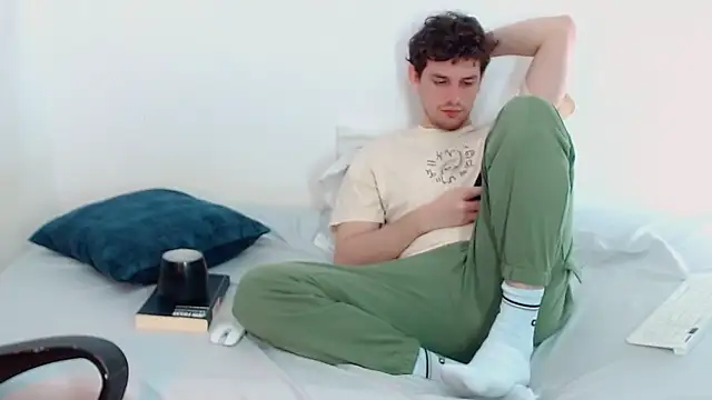 Elio555 online show from December 6, 5:33 pm