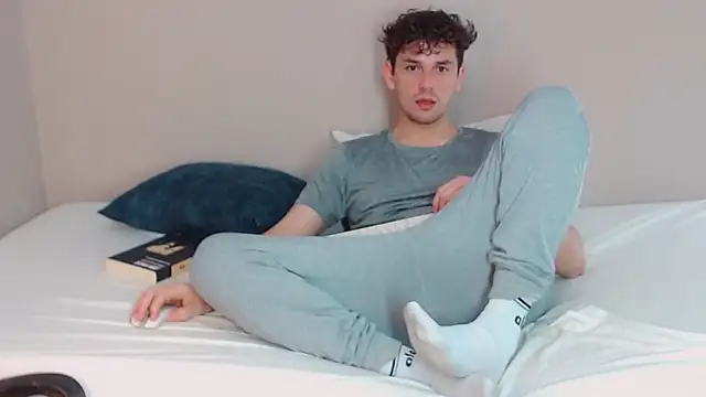 Elio555 online show from December 21, 11:02 pm