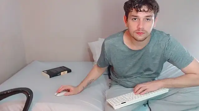 Elio555 online show from December 29, 9:09 pm