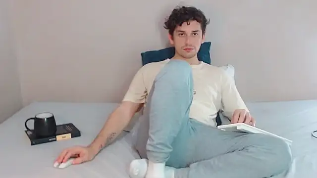 Elio555 online show from February 6, 10:10 pm