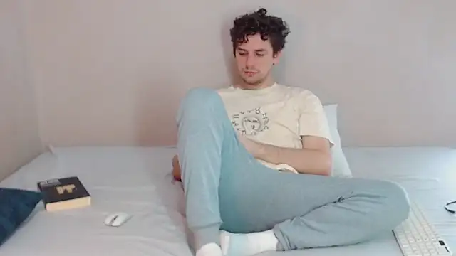 Elio555 online show from February 9, 1:11 am