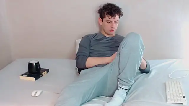 Elio555 online show from March 2, 12:09 am