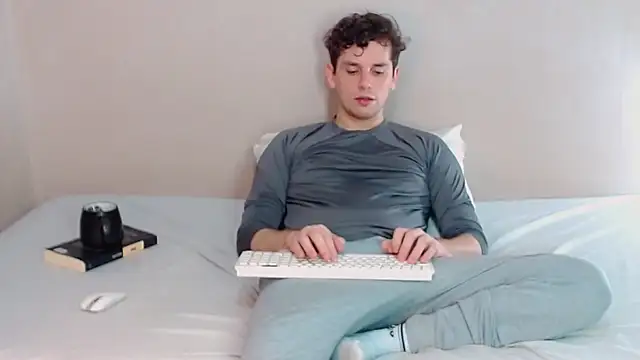 Elio555 online show from March 2, 3:13 am