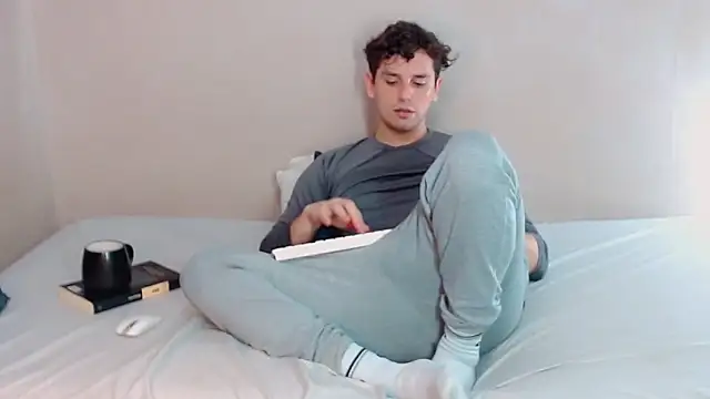 Elio555 online show from March 2, 6:16 am