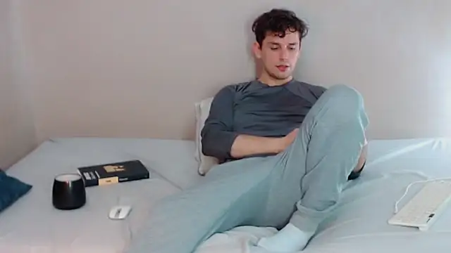 Elio555 online show from March 2, 11:42 pm