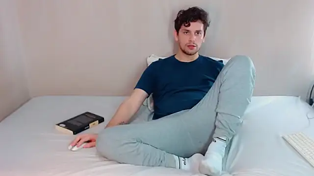 Elio555 online show from March 21, 1:01 pm