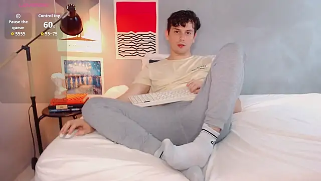 Elio555 online show from October 31, 1:17 am