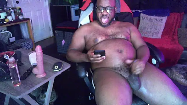 Snapshot of bigshh8 chatting on January 12, 10:33 pm bigshh8 online show from January 12, 10:33 pm