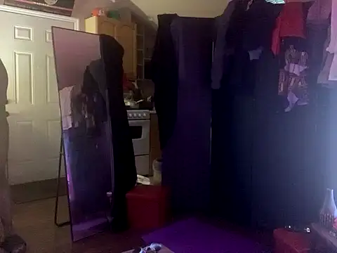 Snapshot of bigshh8 chatting on September 21, 2:02 am bigshh8 online show from September 21, 2:02 am